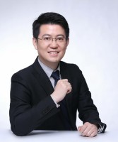 秦雪征 照片