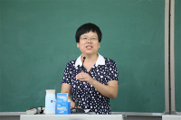 梁文霞 照片