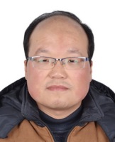 王坚 照片