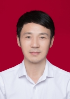 何忠义 照片