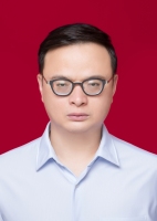 李力 照片