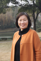费梅苹 照片