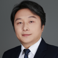 吴辉 照片