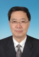 于建国 照片