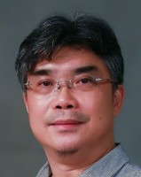 何平华 照片
