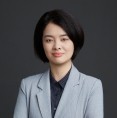 吴雯 照片