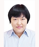王莹 照片