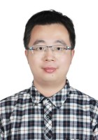 邬言 照片