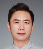 周万里 照片