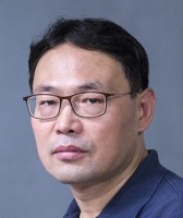 邹建 照片