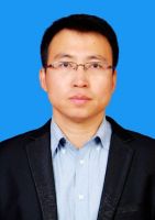 董宇 照片
