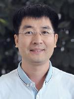 路勇 照片