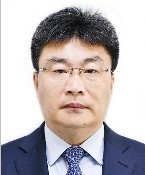 安实 照片
