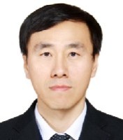 果立成 照片