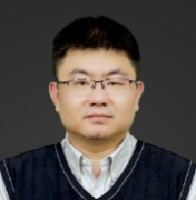何晨光 照片