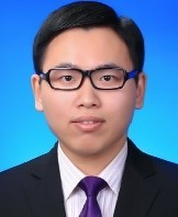胡清 照片