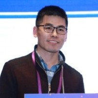 温卫平 照片