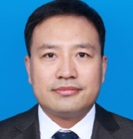 王强 照片