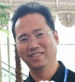 肖宇 照片