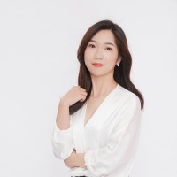 易希薇 照片
