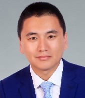 闫仁鹏 照片