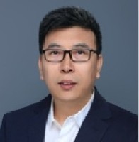 闫辉 照片