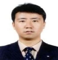 张宏 照片
