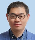 张标 照片