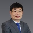 梁亮 照片