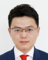 吴明雨 照片