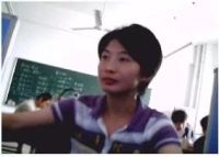 黄世秀 照片