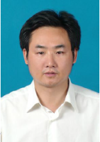 周志易 照片