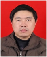 杨天明 照片