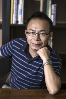 邹磊 照片