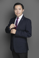 何毅 照片