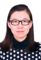 李　芬 照片