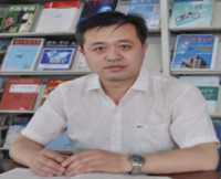 李世杰 照片