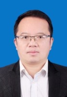 何炜 照片