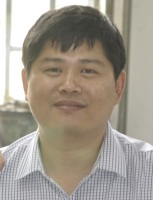 吕东 照片