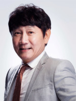 Chang Yong Ha 照片
