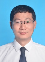 李华 照片