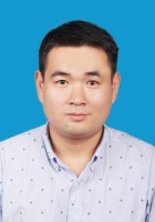 李铭 照片