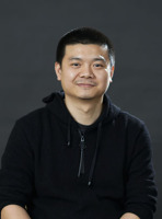 常炜 照片