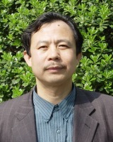 何仁生 照片