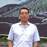 何德良 照片