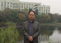 伍伟 照片