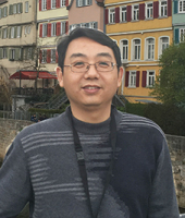 张清林 照片