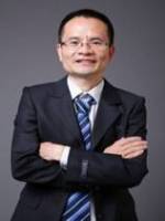 何方 照片