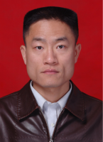 潘竟成 照片