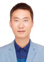 余伟健 照片